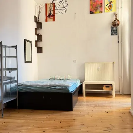 Simple Room Berlin Mitte Artist And Lgbtq Friendly